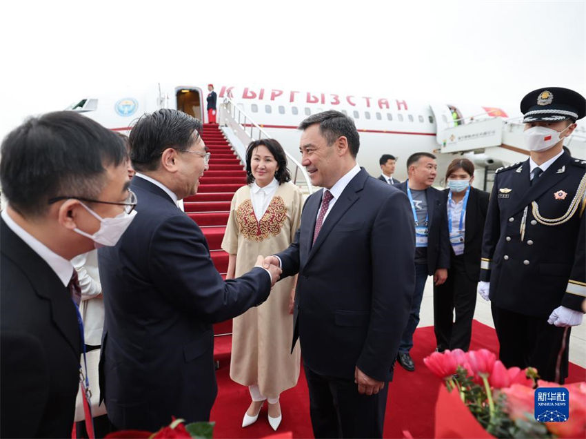 Presidente do Quirguistão chega a Xi'an para Cúpula China-Ásia Central