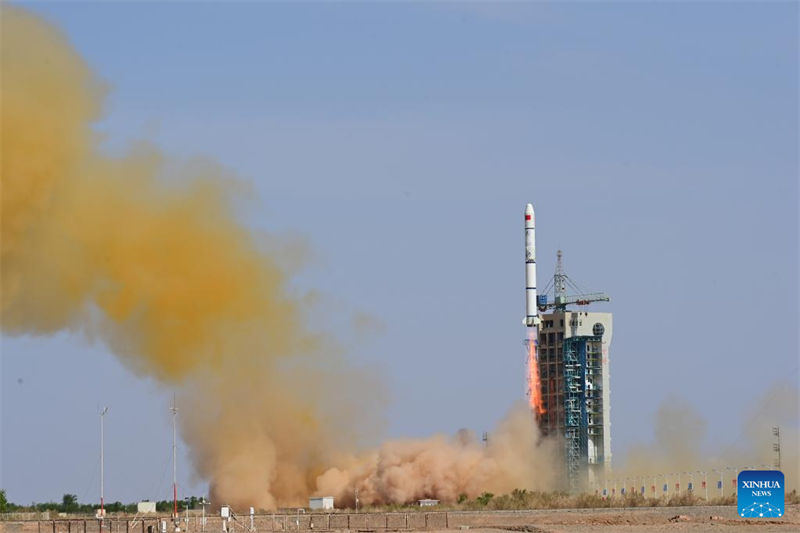 Primeiro satélite científico desenvolvido pela parte continental da China e RAEM é lançado com sucesso