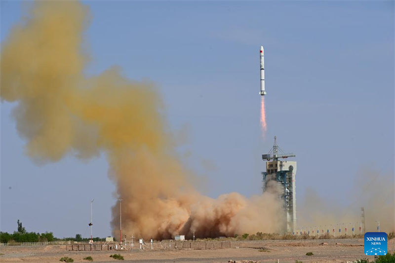 Primeiro satélite científico desenvolvido pela parte continental da China e RAEM é lançado com sucesso