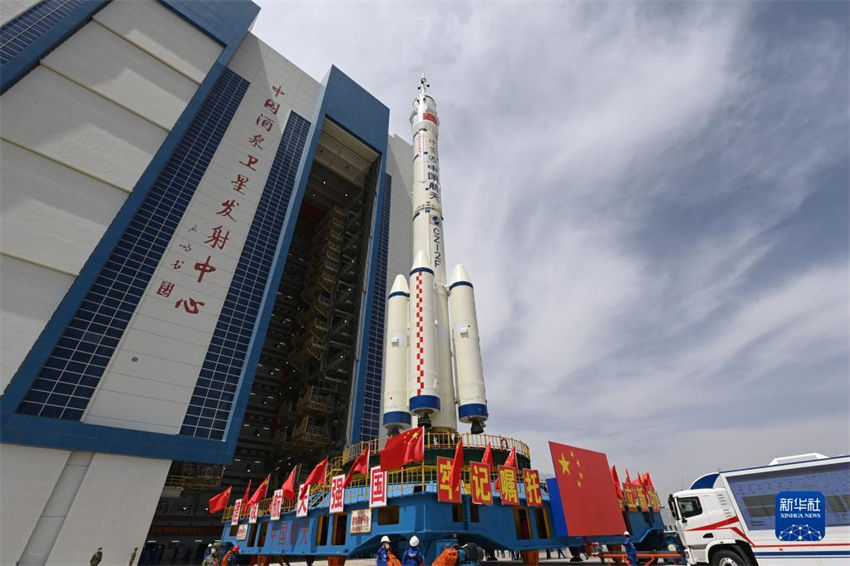 China se prepara para lançar nave espacial tripulada Shenzhou-16