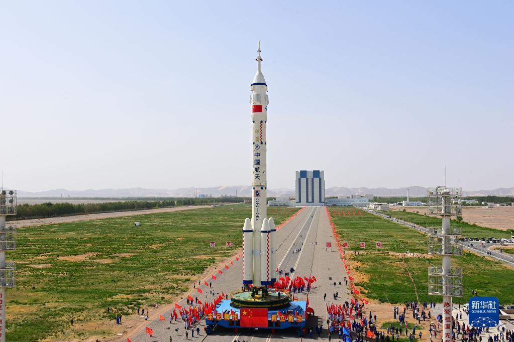 China se prepara para lançar nave espacial tripulada Shenzhou-16