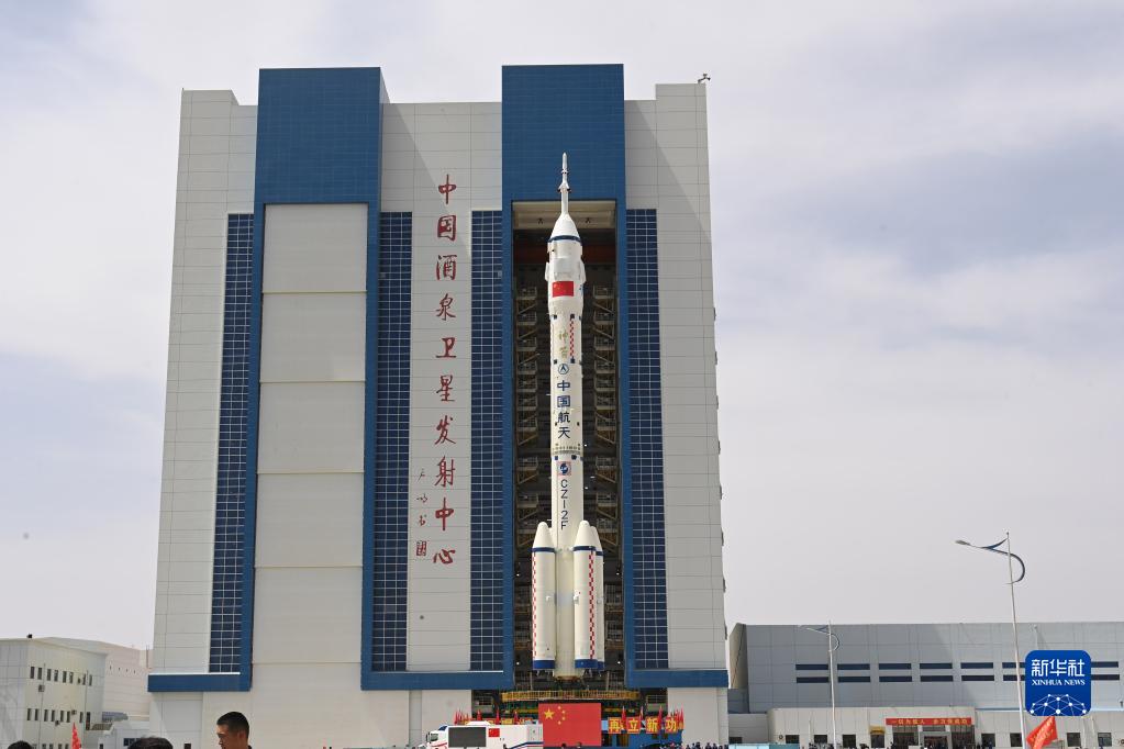 China se prepara para lançar nave espacial tripulada Shenzhou-16