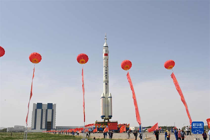 China se prepara para lançar nave espacial Shenzhou-16