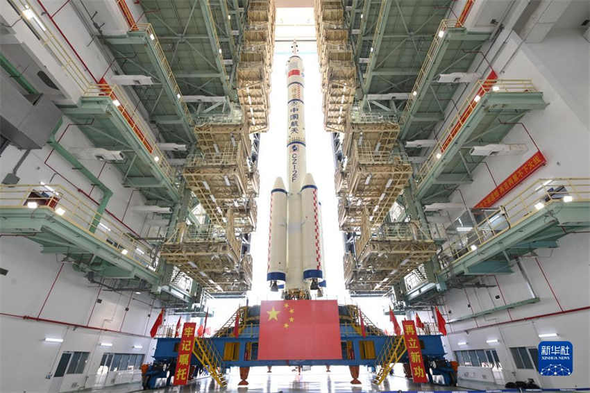 China se prepara para lançar nave espacial Shenzhou-16