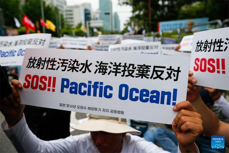 Pescadores sul-coreanos protestam contra descarga de águas residuais radioativas do Japão