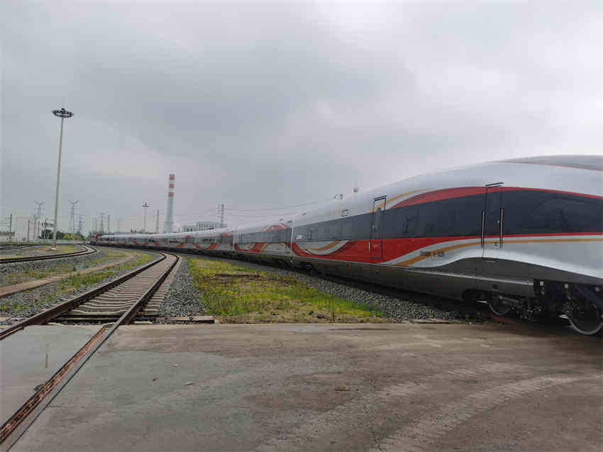 Berço dos trens de alta velocidade impulsiona modernização da China