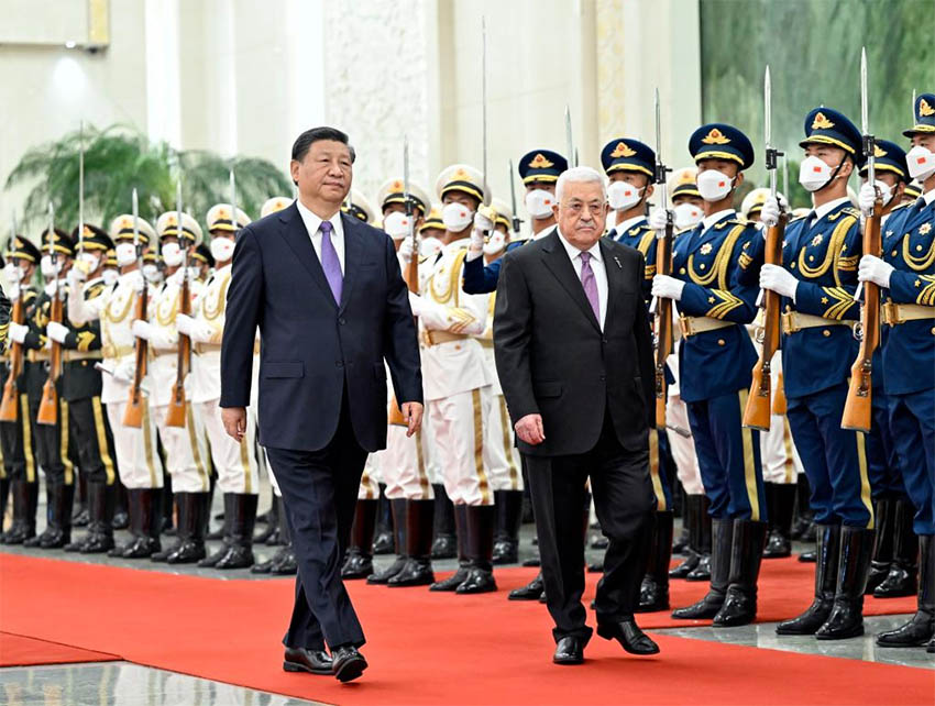 Presidentes chinês e palestino realizam conversações