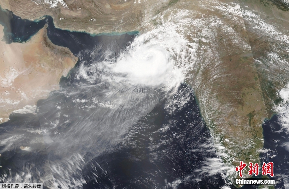 Ciclone procova evacuação de dezenas de milhares de pessoas na Índia e Paquistão
