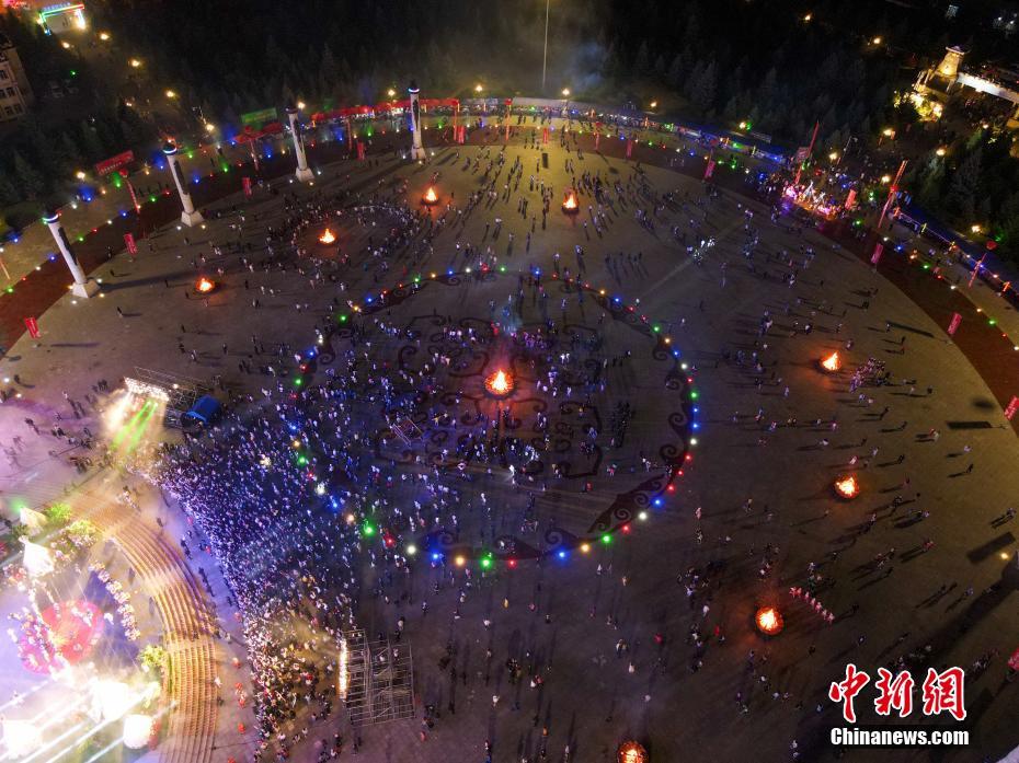 Festival da Fogueira de Oroqen inicia na Mongólia Interior