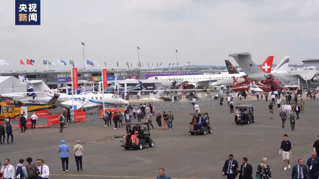 Empresas chinesas apresentam várias novidades no 54º Paris Air Show