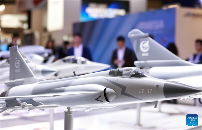 Empresas chinesas apresentam várias novidades no 54º Paris Air Show