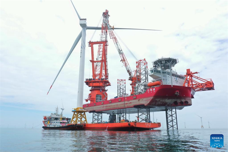 Construção da turbina eólica offshore gigante é concluída em Fuzhou
