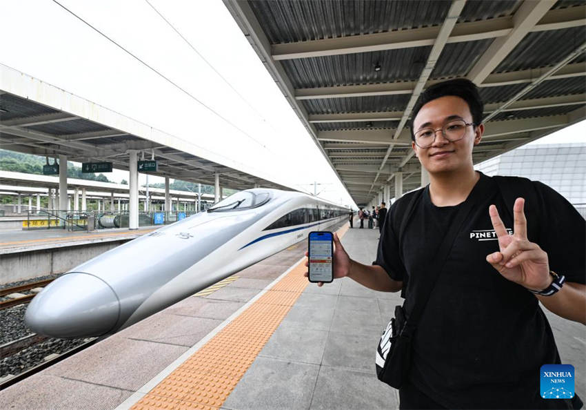 Nova ferrovia de alta velocidade conecta Hong Kong e Chengdu