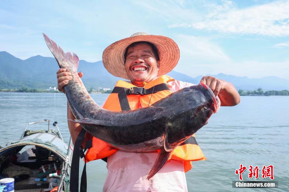 Hangzhou realiza Festival de Pesca do rio Fuchun