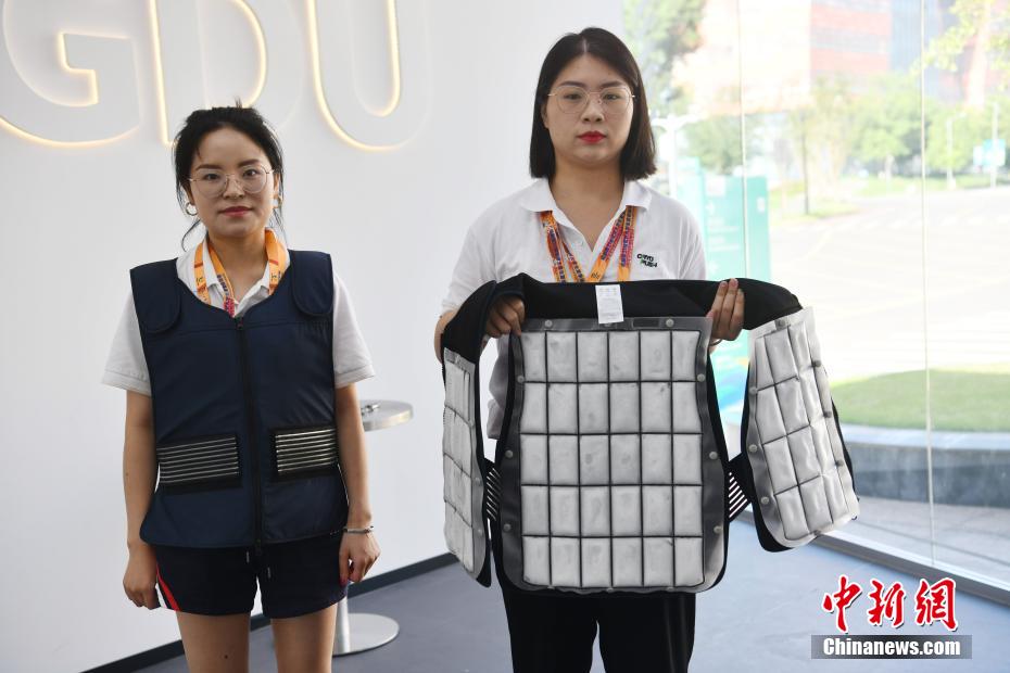 Universíade de Chengdu fornecerá coletes refrigerantes para voluntários