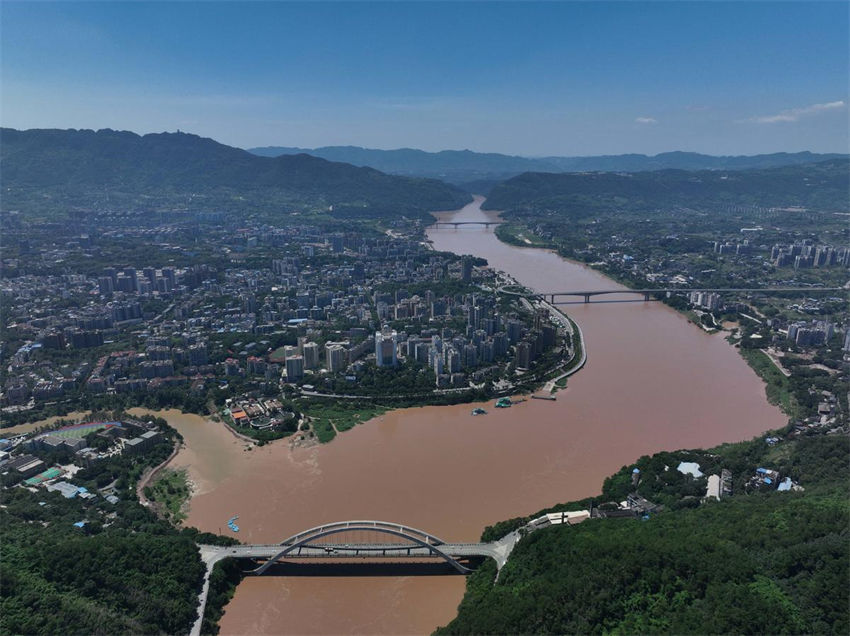 Volume de água do rio Jialing atinge pico em 2023