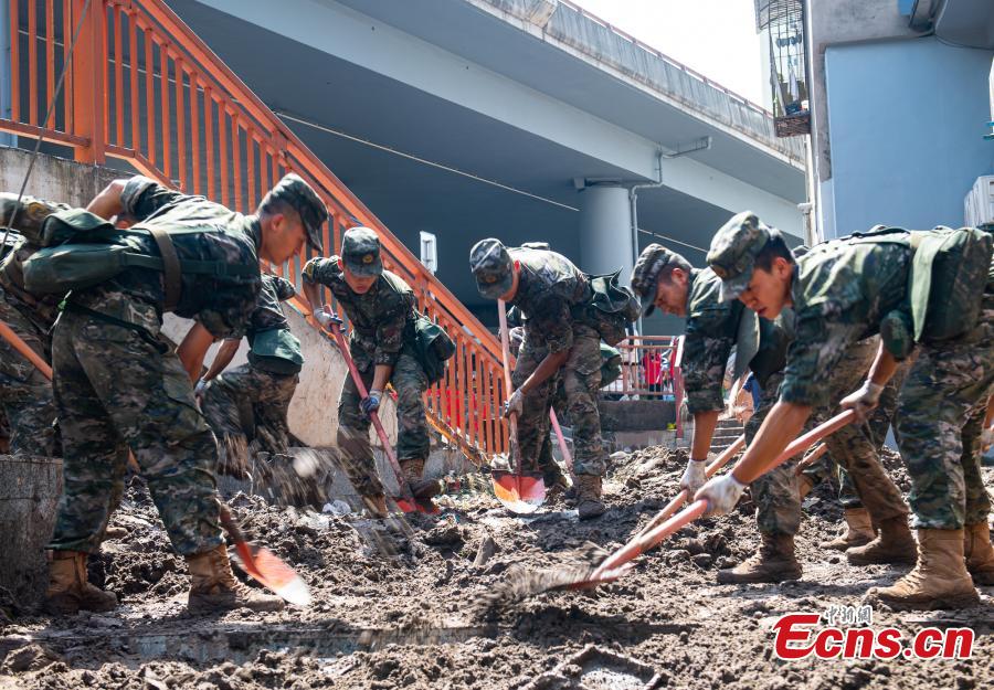 Serviços de resgate e socorro intensificados decorrem em Chongqing após inundações