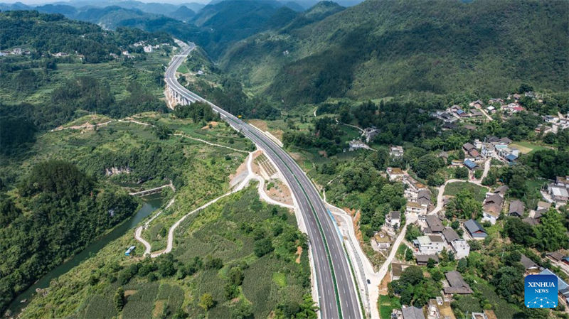 Via expressa Dejiang-Yuqing foi inaugurada no sudoeste da China