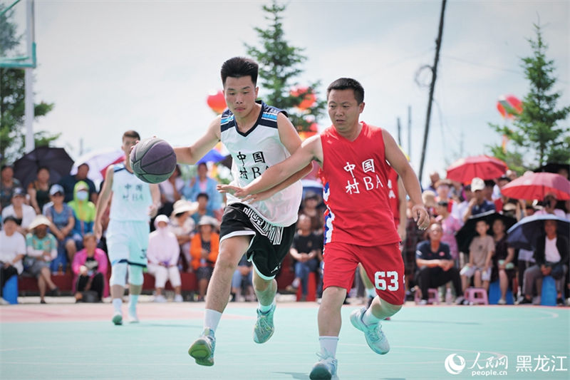 Final de torneio rural de basquete é organizado em Harbin, nordeste da China