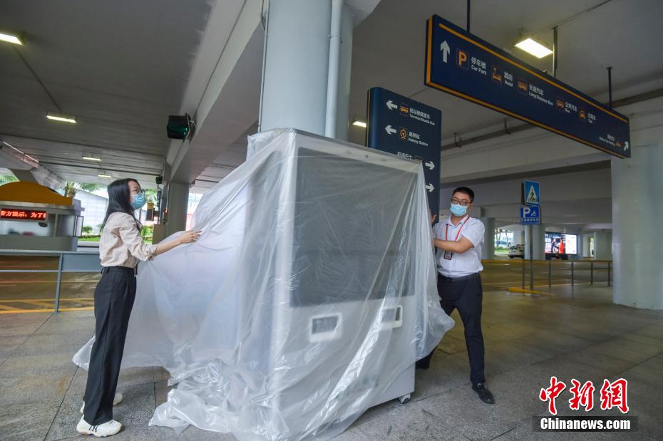 Tufão Talim provoca cancelamento de voos no aeroporto de Haikou