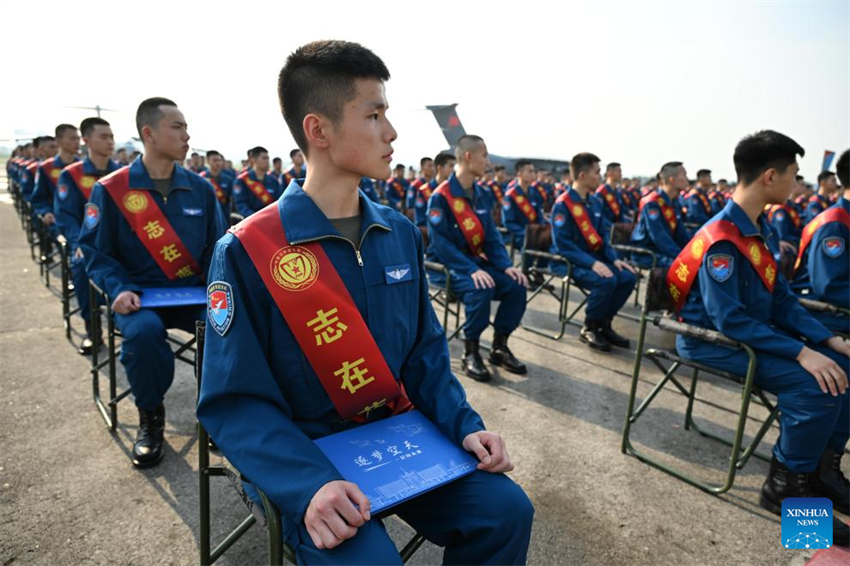 Força Aérea Chinesa recruta melhores cadetes de todos os tempos em 2023