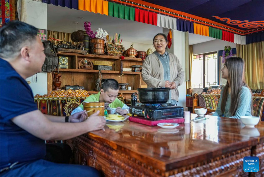 Tibete: vila em Nyingchi aposta no turismo ecológico como fonte de renda