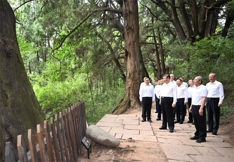 Xi Jinping inspeciona Província de Sichuan, no sudoeste da China