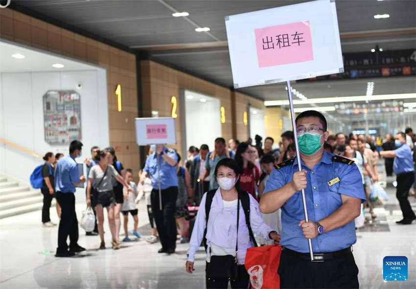 Passageiros presos no distrito de Mentougou em Beijing são transferidos com segurança