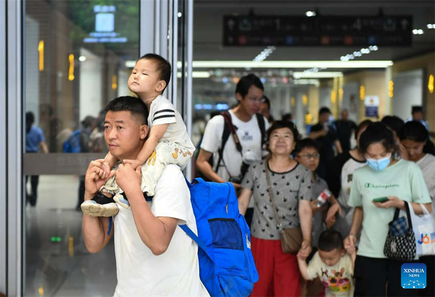 Passageiros presos no distrito de Mentougou em Beijing são transferidos com segurança