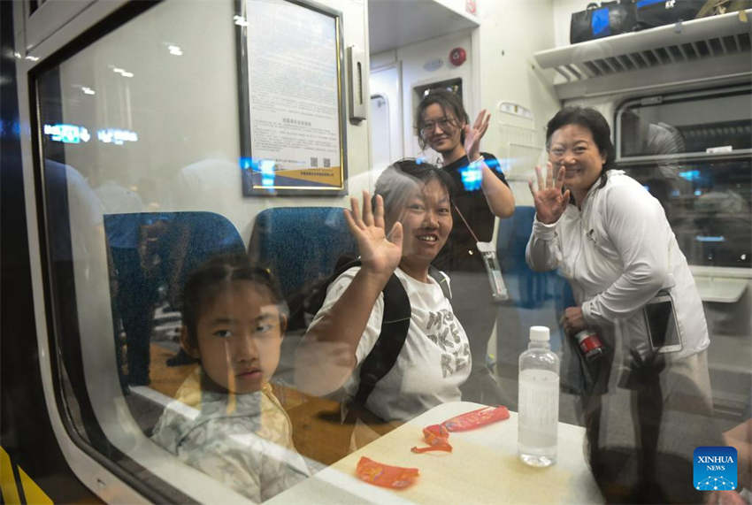 Passageiros presos no distrito de Mentougou em Beijing são transferidos com segurança