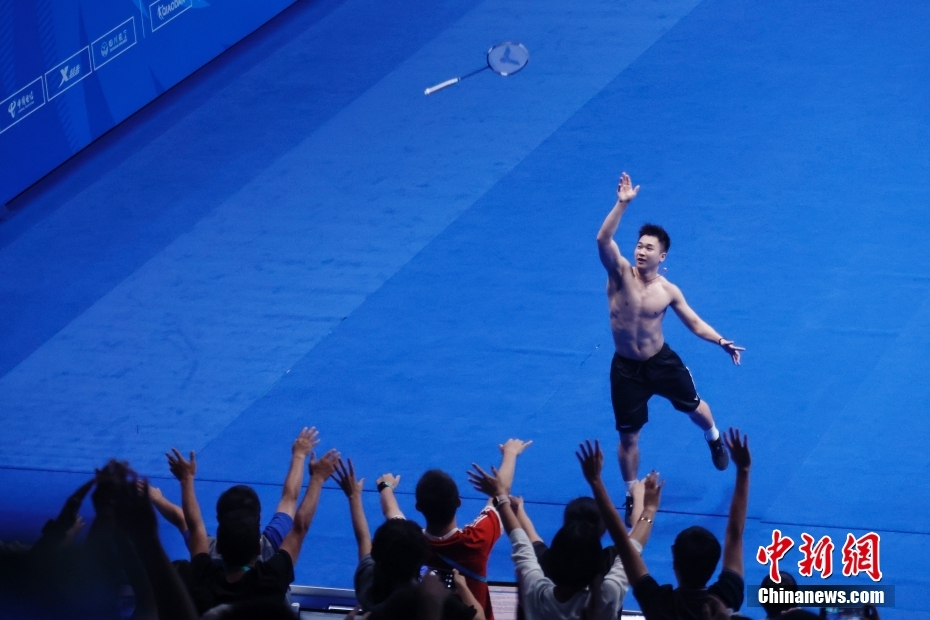 Universíade de Chengdu: Ren Xiangyu e Tan Qiang levam ouro nas duplas masculinas de badminton