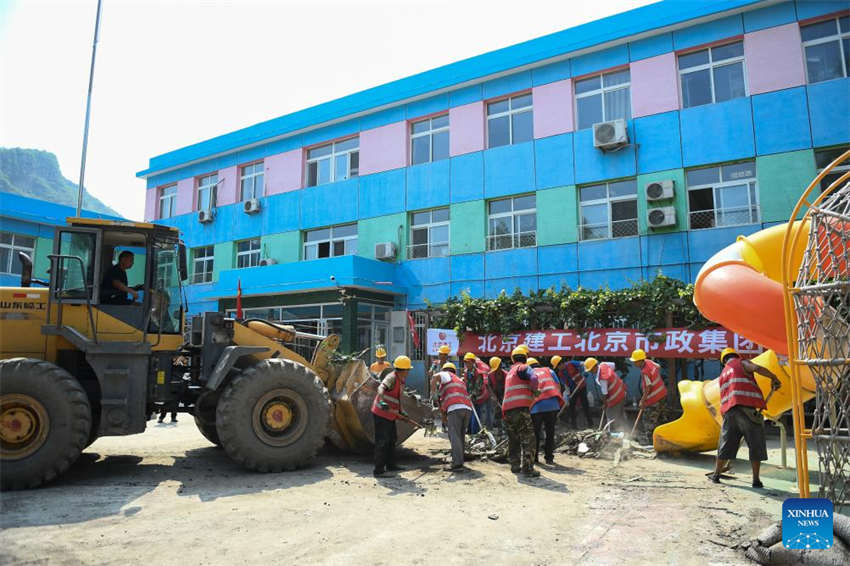 Beijing: escolas iniciam processo de reconstrução após cheias