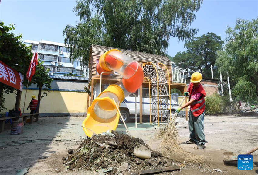 Beijing: escolas iniciam processo de reconstrução após cheias