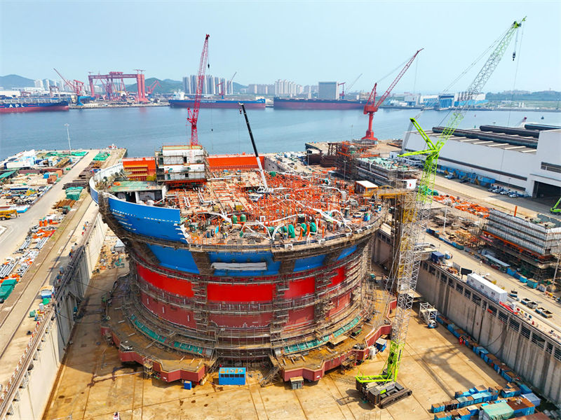 Qingdao: concluída construção do corpo principal de primeiro novo navio de produção, armazenamento e descarga