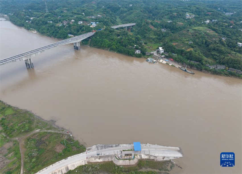 Sichuan: construção de ponte põe termo ao uso de balsas em Yibin