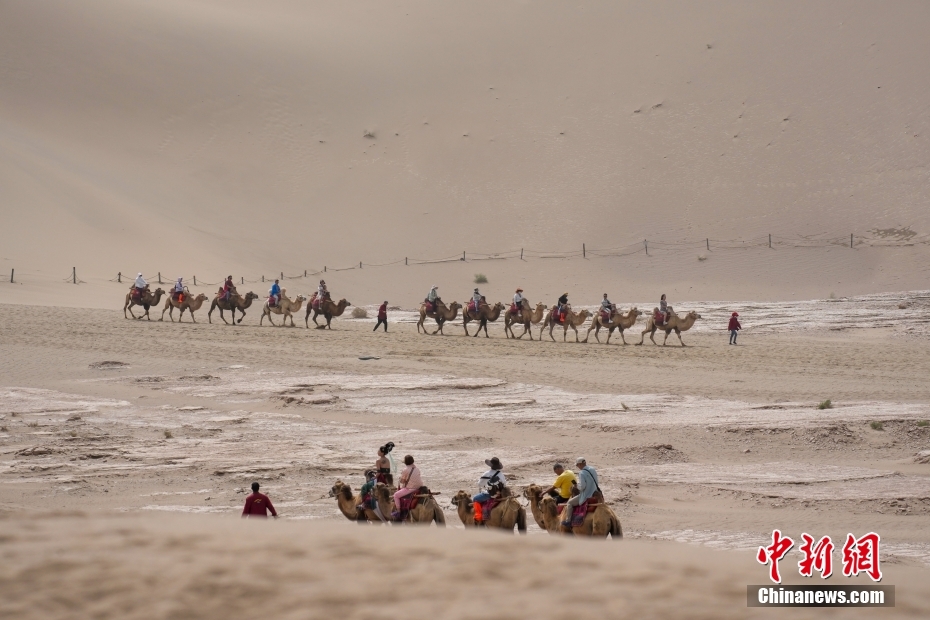 Fotografias de viagem cada vez mais populares em Dunhuang, noroeste da China