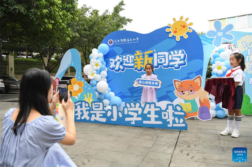 Novo semestre escolar começa em toda a China