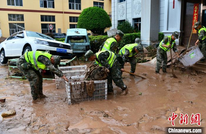 Inundações afetam gravemente áreas urbanas e rurais no leste da China devido ao tufão Haikui