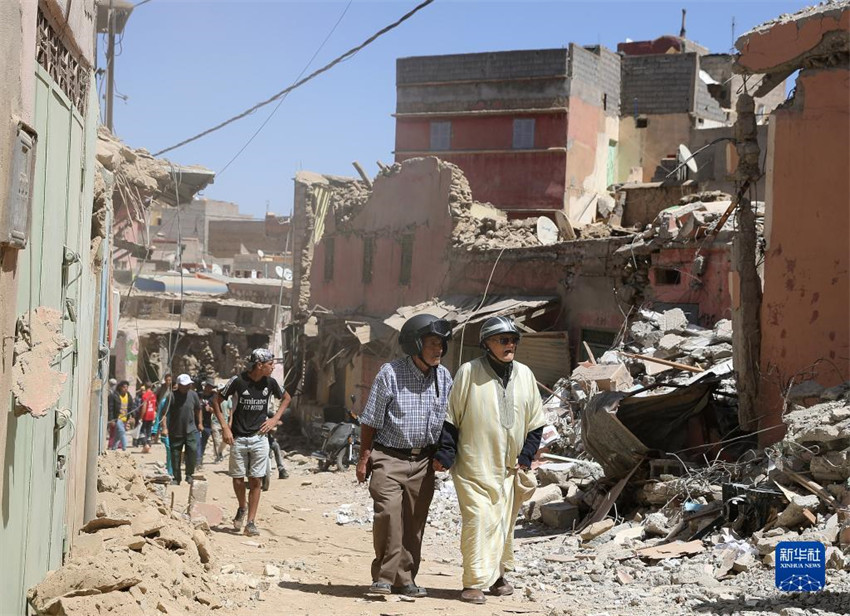 Marrocos: equipes de resgate lutam para encontrar sobreviventes após terremoto