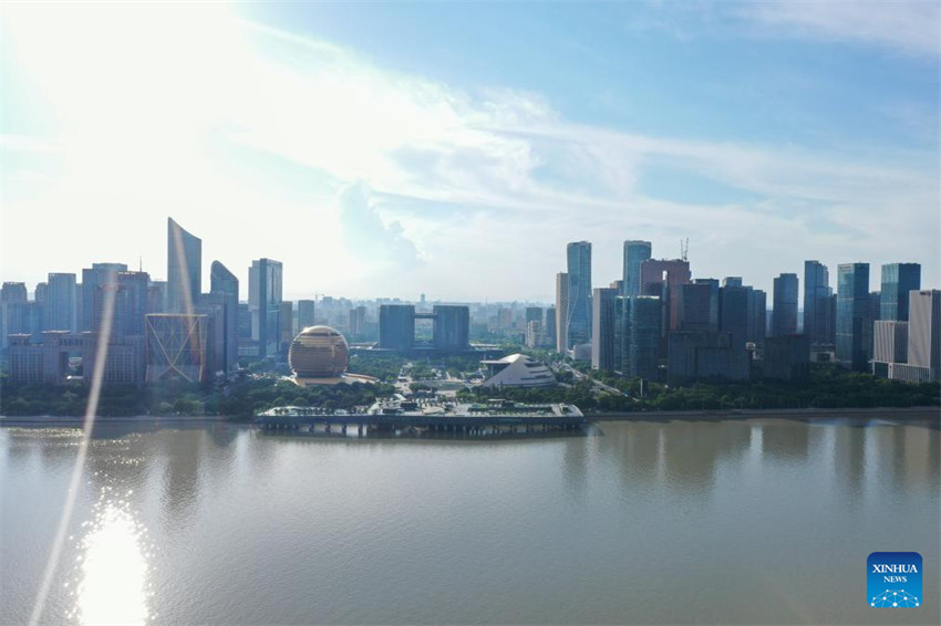 Vistas aéreas de Hangzhou, cidade-sede dos 19º Jogos Asiáticos