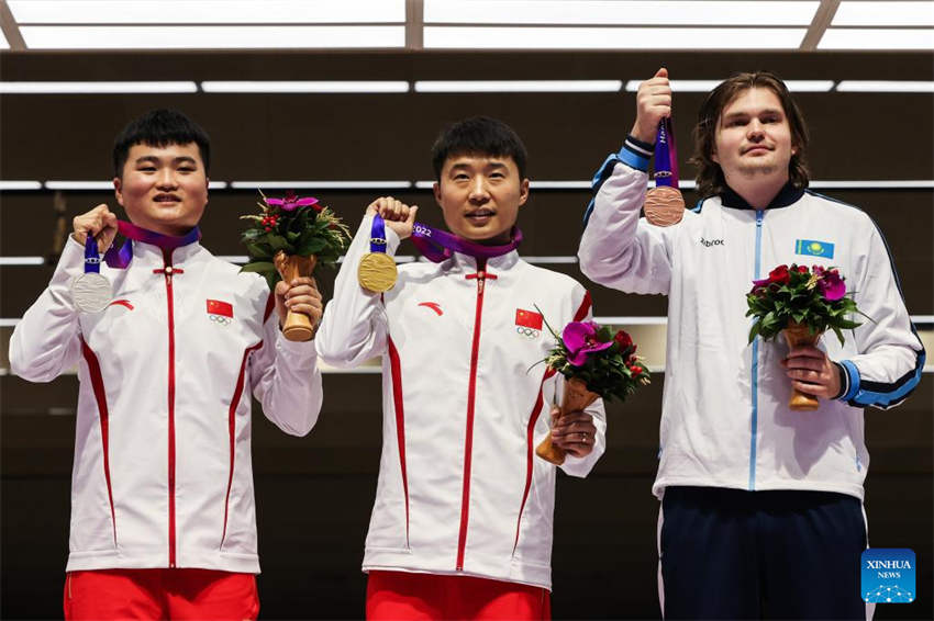 China conquista dois ouros na pistola de tiro rápido masculina de 25m com novo recorde mundial por equipes na Asiad de Hangzhou