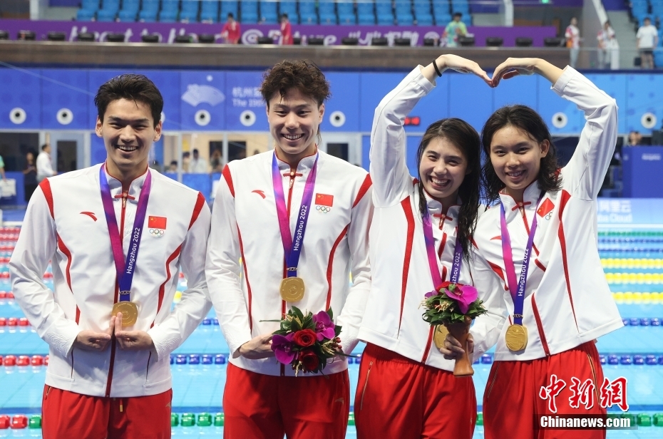 China conquista título de revezamento 4x100m medley misto