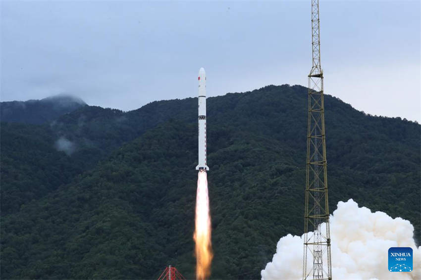 China lança novo satélite de sensoriamento remoto