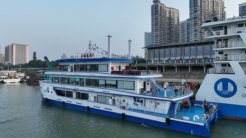 Primeira embarcação a hidrogênio da China realiza viagem inaugural nas águas de Hubei