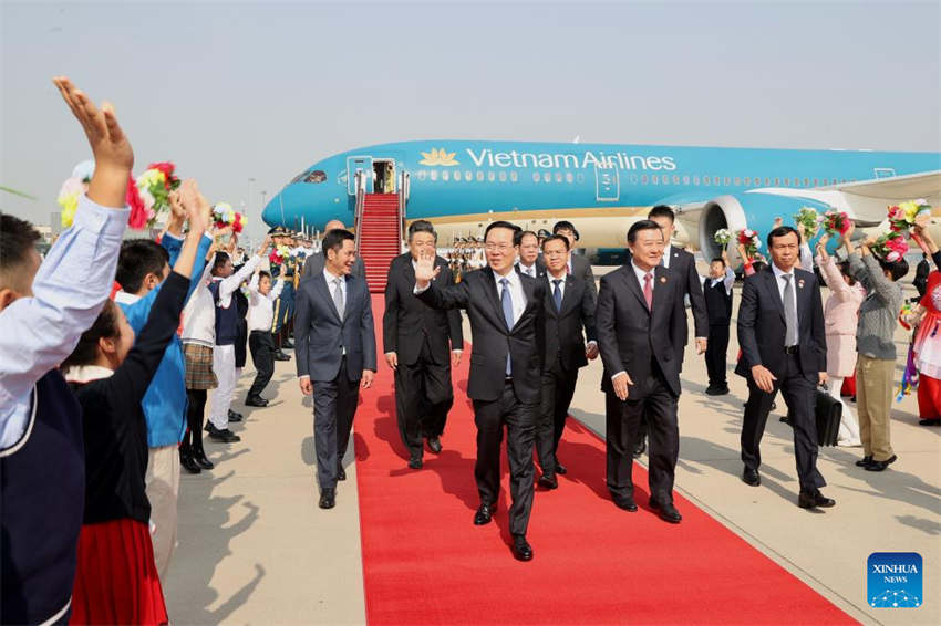 Presidente vietnamita chega a Beijing para 3º Fórum do Cinturão e Rota para Cooperação Internacional