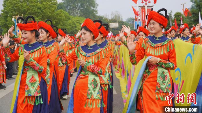 Condado autônomo de etnia Qiang de Beichuan celebra 20º aniversário de sua fundação, sudoeste da China