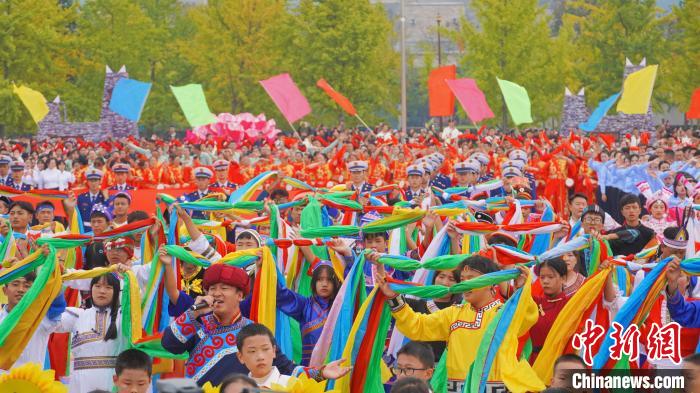 Condado autônomo de etnia Qiang de Beichuan celebra 20º aniversário de sua fundação, sudoeste da China