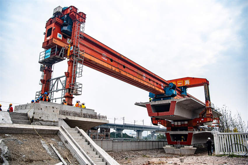 Construção da ferrovia de alta velocidade Chongqing-Kunming firma novos progressos