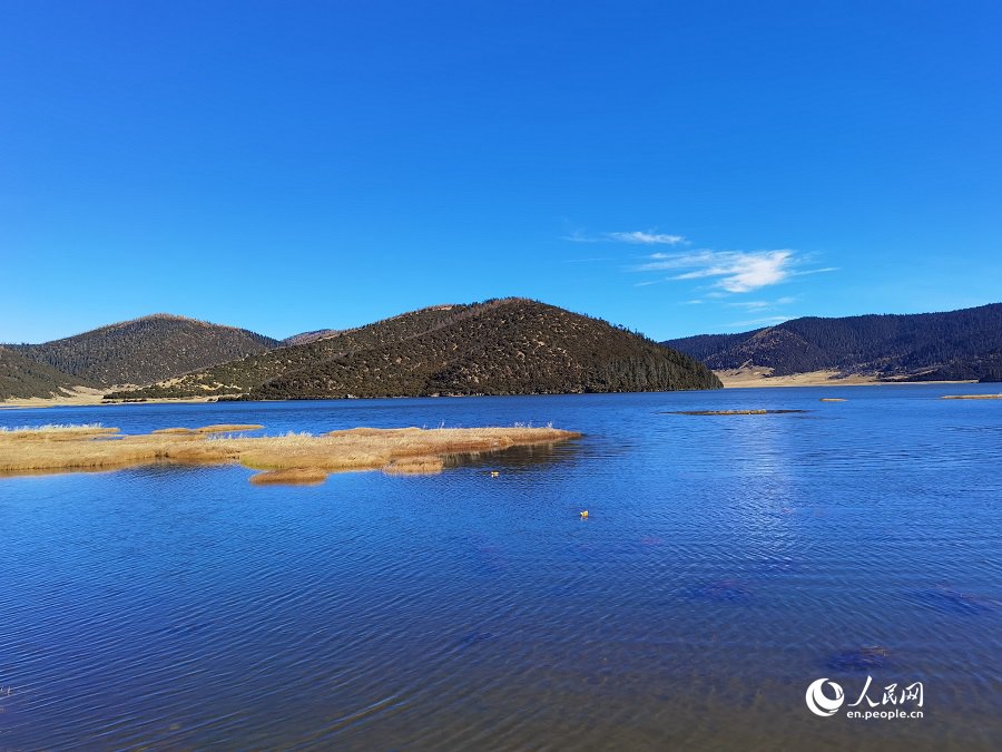 China: cenário pitoresco do início do inverno no Parque Nacional Shangri-La de Yunnan