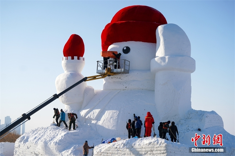 Harbin: “Boneco de Neve Gigante” está em construção